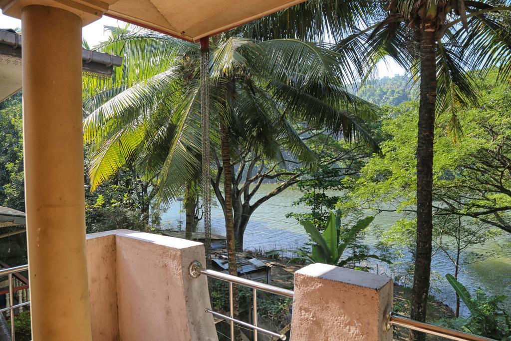 Mahaweli View Bungalow Kandy Exterior foto
